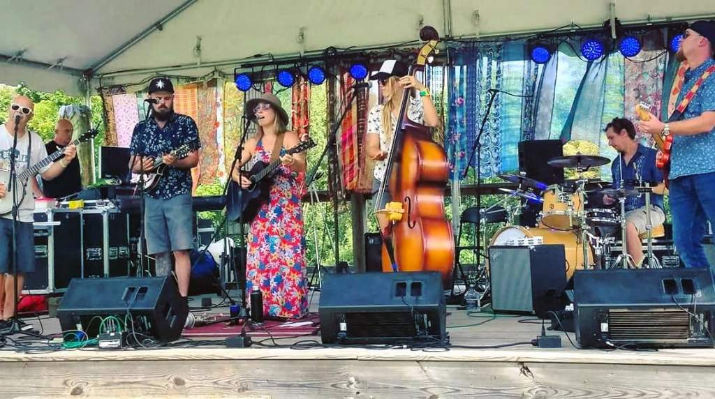 Live Music with Handlebar Betty at 5506′